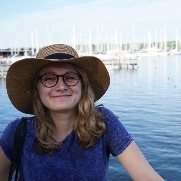 Meet your Posher! - Picture 1 of 1